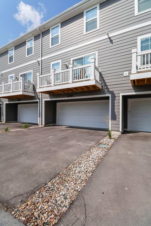 10743 Violette Way, Saint John, IN, 46373-0665 | Card Image