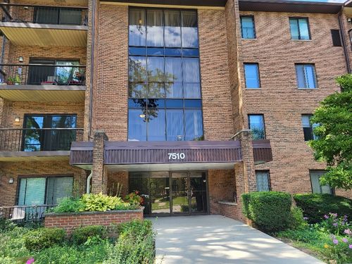 204-7510 Farmingdale Drive, Darien, IL, 60561 | Card Image