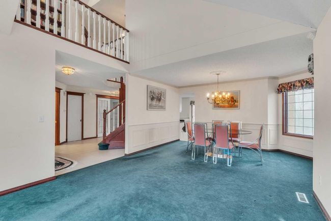 121 Patterson Mount Sw, House other with 5 bedrooms, 4 bathrooms and 4 parking in Calgary AB | Image 6
