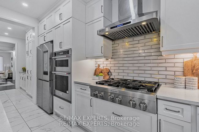 1411 Lobelia Cres, House other with 5 bedrooms, 4 bathrooms and 2 parking in Milton ON | Image 10