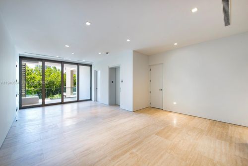 apt-302-311 Meridian Ave, Miami Beach, FL, 33139-8792 | Card Image