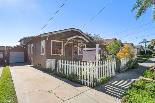 4240 E 15th St, Long Beach, CA, 90804-3048 | Card Image