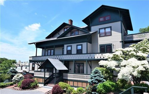 j-35 Chastellux Ave, Newport, RI, 02840-3856 | Card Image