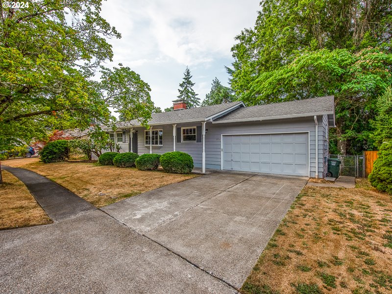 Columbia Ave, Portland, OR 97229