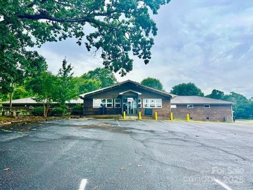 304 S Main St, Morganton, NC, 28655 | Card Image