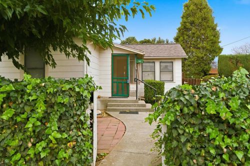 30 Chester Ave, San Martin, CA, 95046-9437 | Card Image