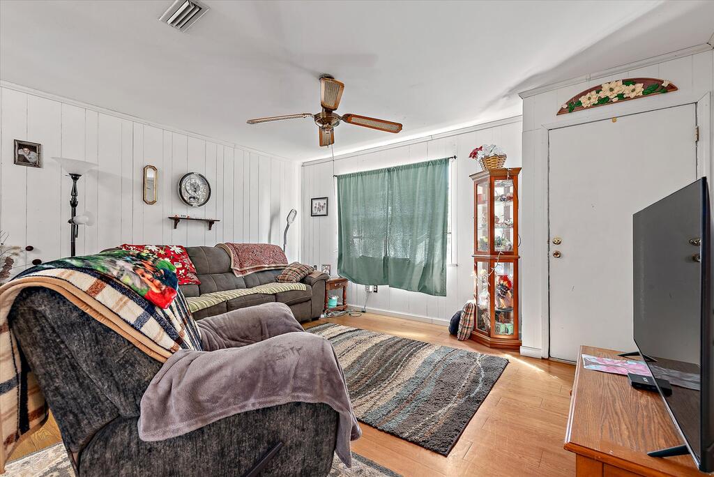 Residential in Cowarts 5