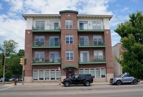 201-5128 W Bluemound Road, Milwaukee, WI, 53208 | Card Image