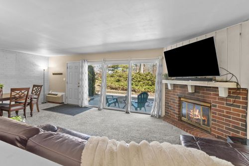 92 Red Chimney Rd, Lake Geneva, WI, 53147 | Card Image