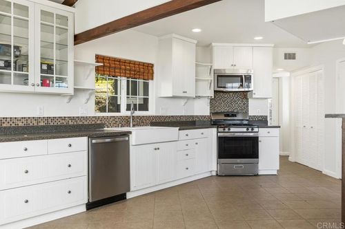 main-house-835 Barsby St, Vista, CA, 92084 | Card Image