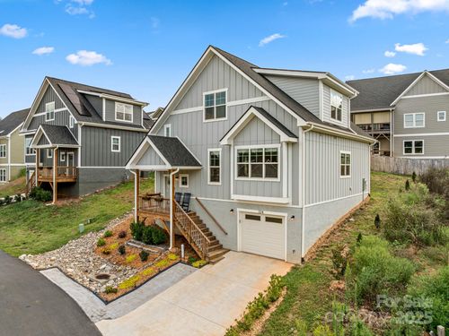 224 Oak Meadow Ln, Asheville, NC, 28804-0142 | Card Image
