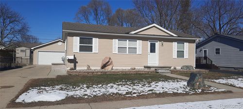 736 Hartner Dr, Holly, MI, 48442-1271 | Card Image