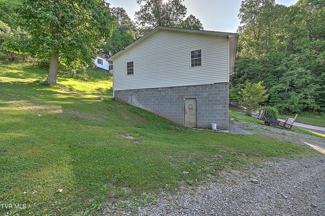 21209 Lime Hill Rd, House other with 4 bedrooms, 2 bathrooms and null parking in Bristol VA | Image 33