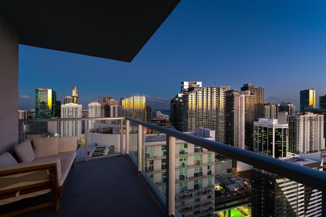 APT-4012 - 185 Sw 7 Th St, Condo with 2 bedrooms, 3 bathrooms and null parking in Miami FL | Image 25
