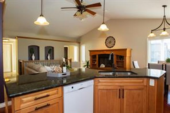 909 Whispering Dr, House detached with 4 bedrooms, 2 bathrooms and 2 parking in Vulcan AB | Image 14