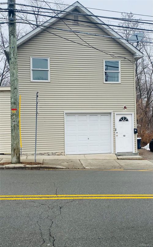 12 Mountain Ave, Highland Fls, NY, 10928-1714 | Card Image