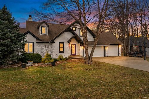 4510 Wildwood Dr, Frankfort, IN, 46041-8069 | Card Image