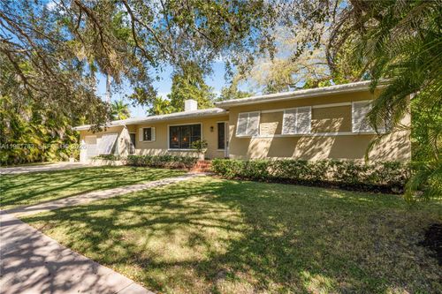 6901 Altamira St, Coral Gables, FL, 33146 | Card Image