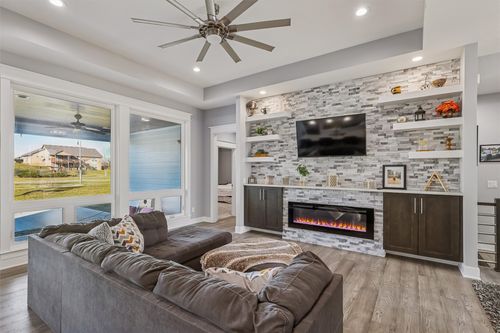 8867 Scarlet Drive, West Des Moines, IA, 50266 | Card Image