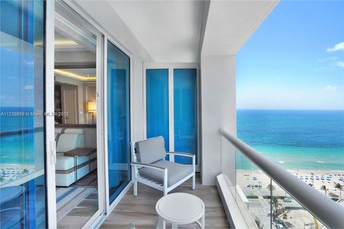 r1806-551 N Fort Lauderdale Beach Blvd, Fort Lauderdale, FL, 33304-4126 | Card Image