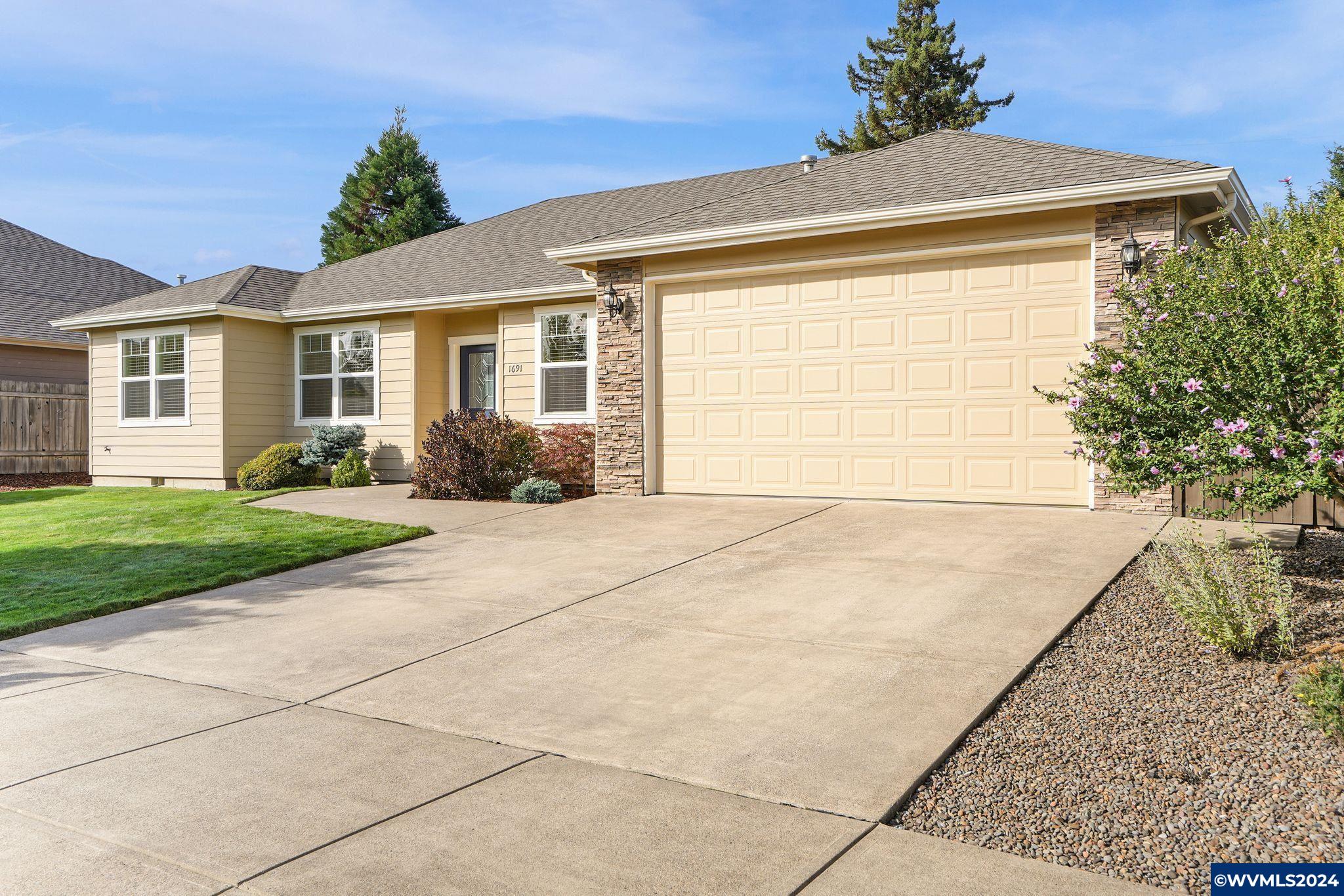 25th Ave, Albany, OR 97321