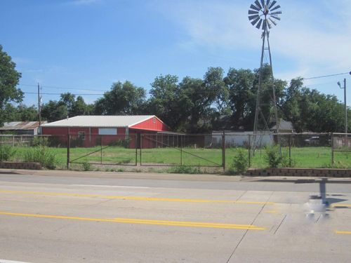 300 Avenue F Ne, Childress, TX, 79201-3850 | Card Image