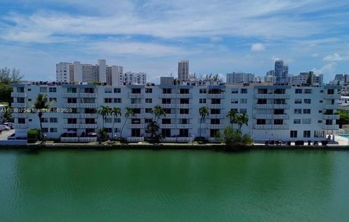 apt-508-7900 Tatum Waterway Dr, Miami Beach, FL, 33141-1942 | Card Image