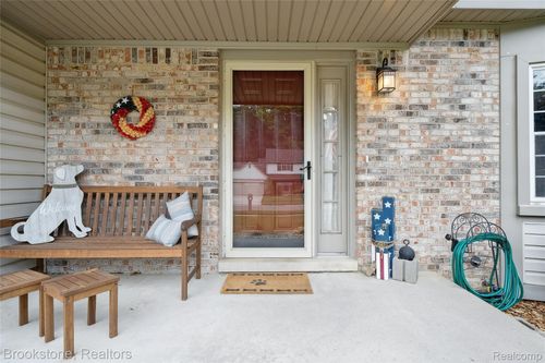 4188 Hardwich Dr, Waterford Twp, MI, 48329-2386 | Card Image
