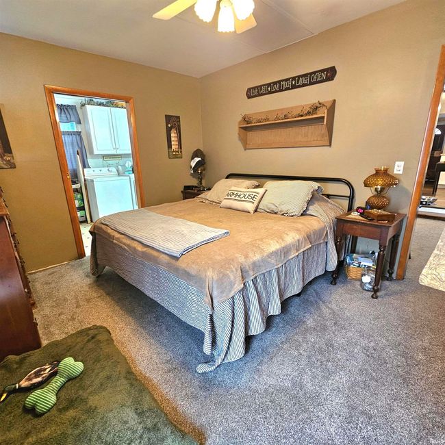 787 S Main St, House other with 3 bedrooms, 2 bathrooms and null parking in Linton IN | Image 5