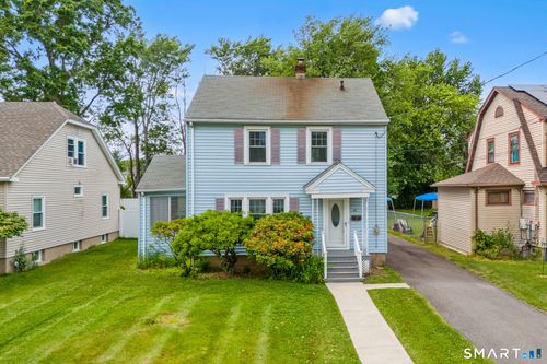 81 Woodlawn St, West Hartford, CT, 06110-2348 | Card Image