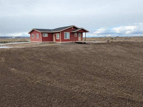 46864 Tucker Rd, Christmas Valley, OR, 97641-2644 | Card Image