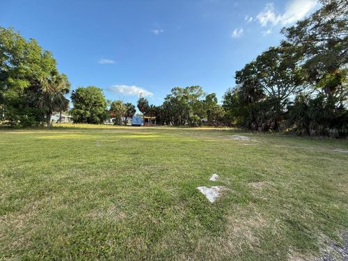 3733 6th St S, ST PETERSBURG, FL, 33705-3856 | Card Image