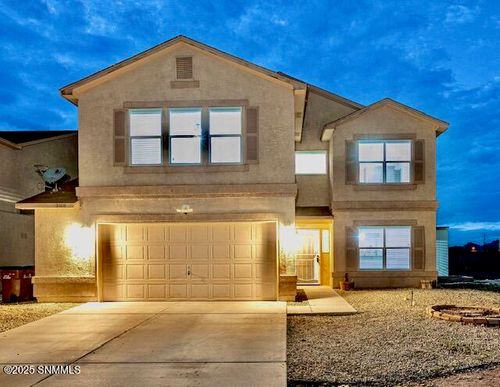 2101 Briarwood Ln, Las Cruces, NM, 88005-1539 | Card Image