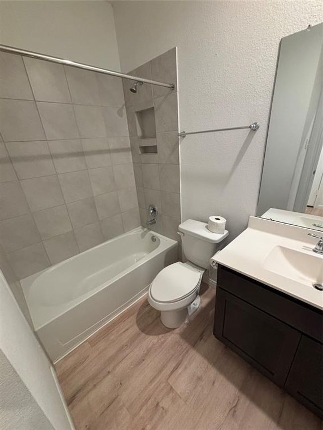 Hall bath | Image 19