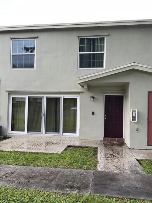 apt-5-5850 Nw 57th Ave, Tamarac, FL, 33319-2421 | Card Image