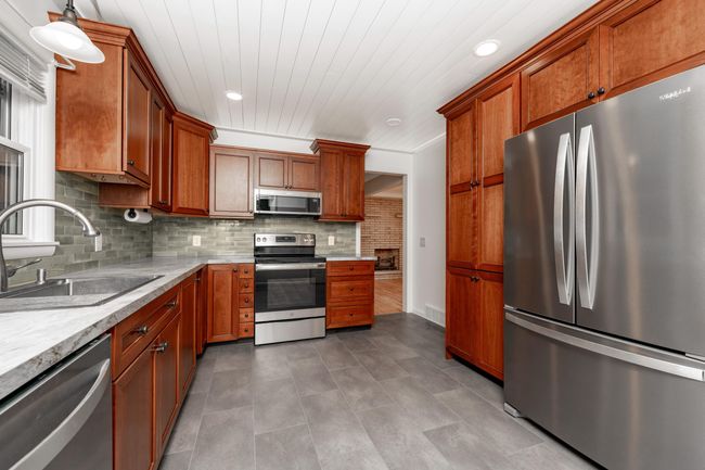 811 Thomas St, House other with 3 bedrooms, 2 bathrooms and null parking in Plainwell MI | Image 14