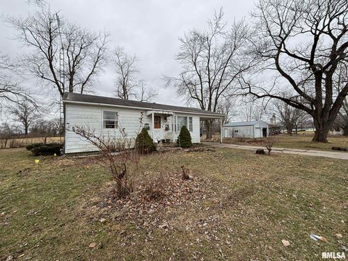 309 E Clinton Ave, Patoka, IL, 62875-1151 | Card Image