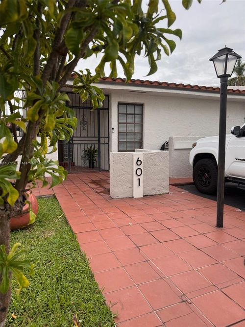 601 Sw 94th Ct, Miami, FL, 33174 | Card Image