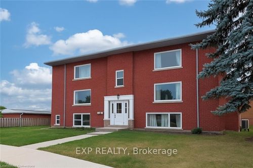4-157 Bruce St, Kitchener, ON, N2B1Z2 | Card Image