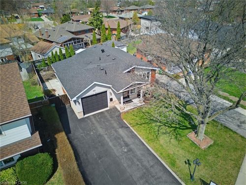 157 Hoover Crescent, Hamilton, ON, L9A3H2 | Card Image