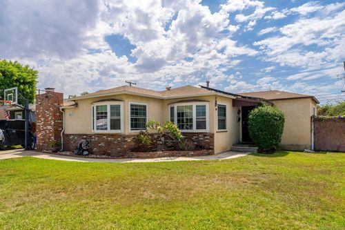 561 Spruce St, Imperial Beach, CA, 91932-2031 | Card Image