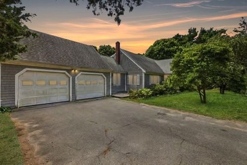 11 Rogia Rd, West Yarmouth, MA, 02673-8364 | Card Image