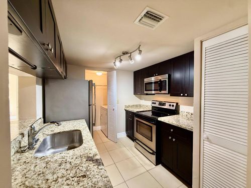 324-9901 Westview Dr, Coral Springs, FL, 33076-2597 | Card Image