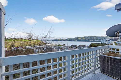 301 Stinson St, Vallejo, CA, 94591-6411 | Card Image