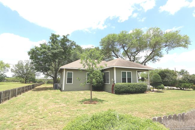 6359 Cooksey Rd, House other with 3 bedrooms, 2 bathrooms and null parking in Adkins TX | Image 7