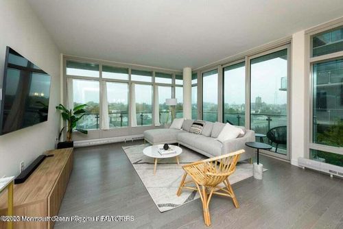 301-15 Morris Ave, Long Branch, NJ, 07740-3803 | Card Image