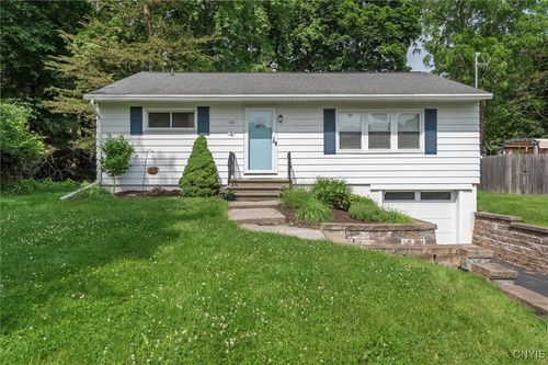 130 Hillcrest Rd, Syracuse, NY, 13219-3163 | Card Image