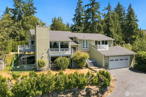 10129 63rd Pl W, Mukilteo, WA, 98275-4535 | Card Image