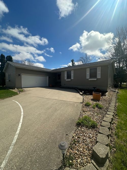 610 Kelley Dr, Heyworth, IL, 61745-9322 | Card Image