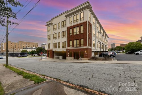 411 W Washington St, Greensboro, NC, 27401-2384 | Card Image